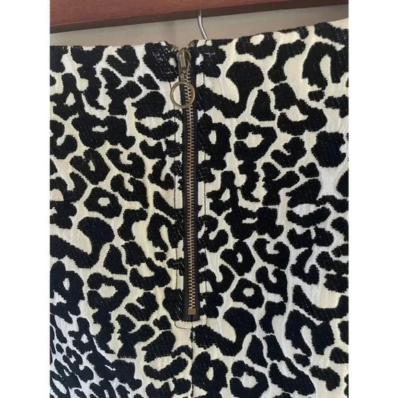 Kendall & Kylie Leopard Print Mini Skirt Size Medium EUC! 0300 - Picture 4 of 11